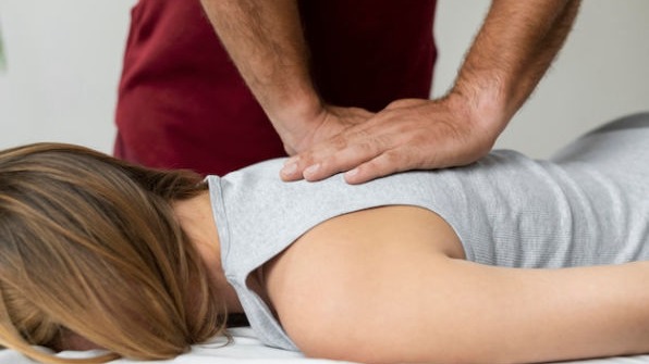 Tratamiento de osteopatía mediante técnicas manuales